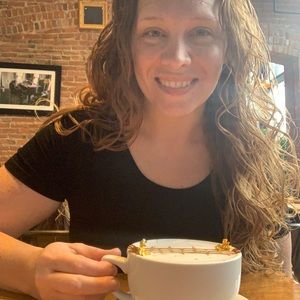 Meet your Posher, Cassi